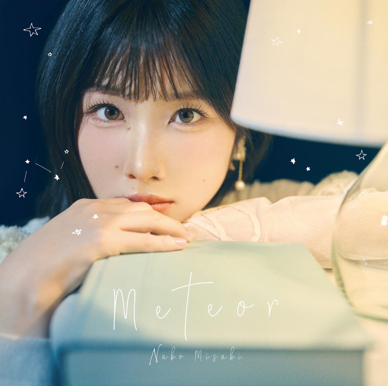 岬なこ 3rdシングル「Meteor」サイン入りジャケットカード 岬なこ 3rdシングル「Meteor」発売記念インタビュー 「さまざまな面を