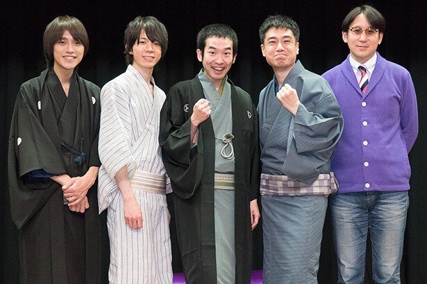出演者の皆さん。(左から)吉田尚記さん・高塚智人さん・柳家わさびさん・立川志ら乃師匠・サンキュータツオさん<br>