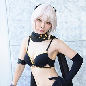 水着姿の美女レイヤーも！真夏のコスプレイベントを沸かせた「FGO」「ウマ娘」「ひぐらし」ヒロインたち - Vimarsana News
