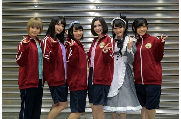 「ひなこのーと」スペシャルステージに出演したM・A・Oさん、富田美憂さん、小倉唯さん、東城日沙子さん、高野麻里佳さん、吉田有里さん<br>