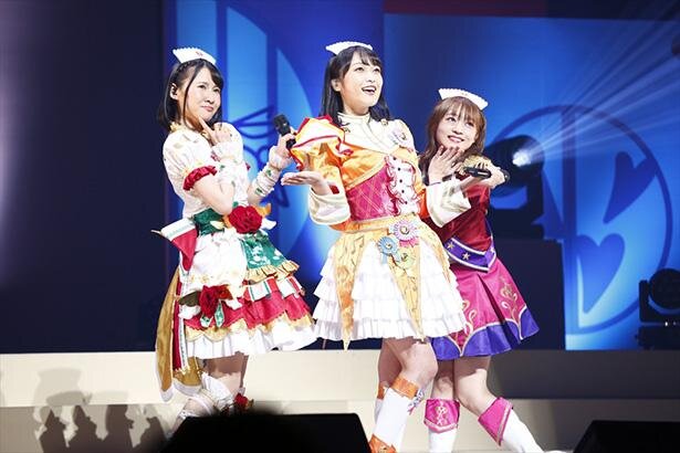 左から緑風ふわり、北条そふぃ、レオナ・ウェスト<br>(C)T-ARTS/syn Sophia /テレビ東京 /IPP製作委員会