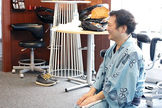 師匠のたとえ話に思わず笑ってしまう山口さん<br>