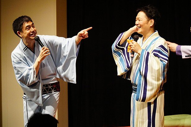 口演が終わってホッとした勝平さんと志ら乃師匠<br>