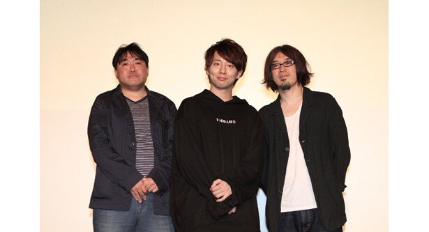 登壇した外崎監督、木村良平さん、近藤プロデューサー（左から）<br>