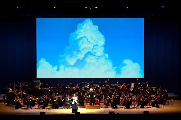 美しい旋律が会場を包んだ「スタジオ地図 シネマティックオーケストラ2022」レポート<br>