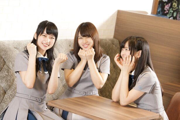 今回インタビューに応えてくれた、天城サリーさん、白沢かなえさん、帆風千春さんの3人<br>(C)22/7 PROJECT