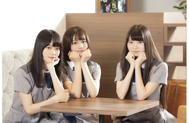 今回インタビューに応えてくれた、涼花萌さん、高辻麗さん、武田愛奈さんの3人<br>(C)22/7 PROJECT