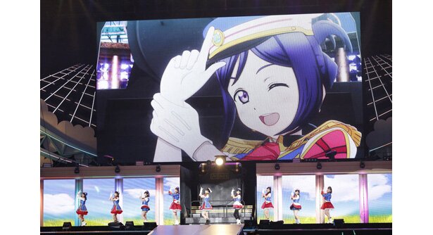 ライブは「HAPPY PARTY TRAIN」からスタート<br>(C)2017 プロジェクトラブライブ！サンシャイン!!
