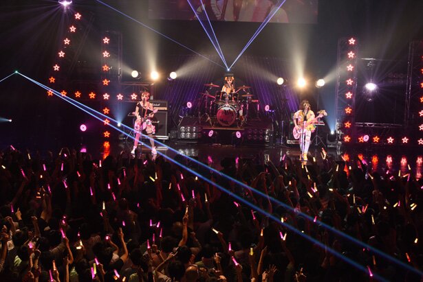 「4U 1st Live!!! The Pres“id”ent 4U」大阪公演より<br> (C) 2014 Donuts Co. Ltd. All rights reserved.