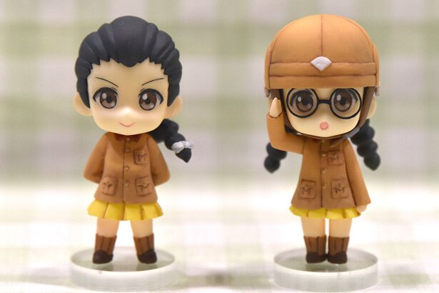 左から、GREEN LILYによる玉田と福田<br>(C)GIRLS und PANZER Finale Projekt