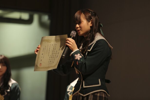 前田佳織里さん<br>(C)バドミントンガールズ / DMMGAMES