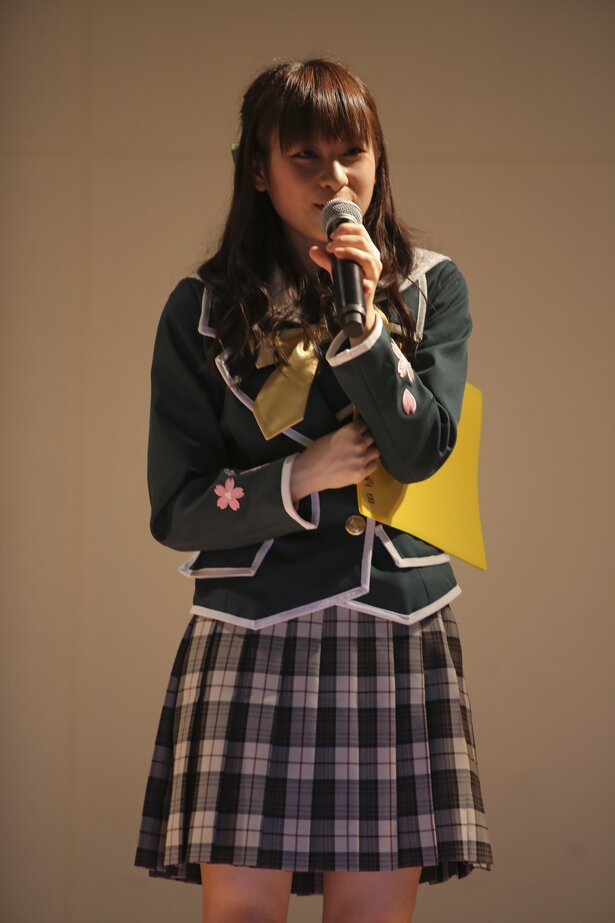 前田佳織里さん<br>(C)バドミントンガールズ / DMMGAMES