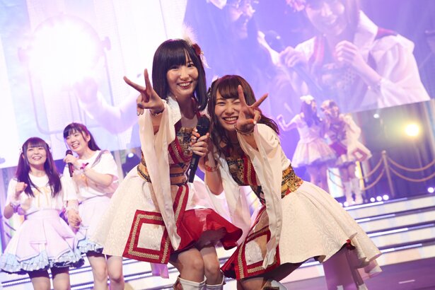 「温泉むすめ」の3rdライブ「温泉むすめ 3rd LIVE “NOW ON☆SENSATION!! Vol.3”～ワイワイワッチョイナ!!～」より<br>(C)温泉むすめ/Enbound, Inc.