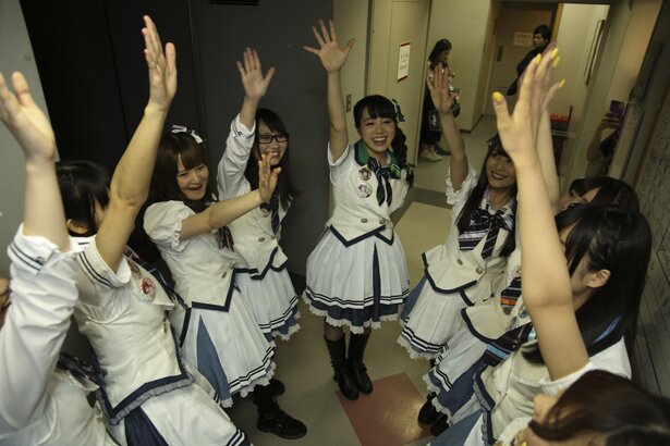 「温泉むすめ」の3rdライブ「温泉むすめ 3rd LIVE “NOW ON☆SENSATION!! Vol.3”～ワイワイワッチョイナ!!～」より<br>(C)温泉むすめ/Enbound, Inc.