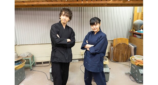 Blu-ray＆DVDの特典映像では、田中さんと中島さんが壺作りに挑戦！<br>(C)2018 大武政夫・KADOKAWA刊/ヒナまつり製作委員会
