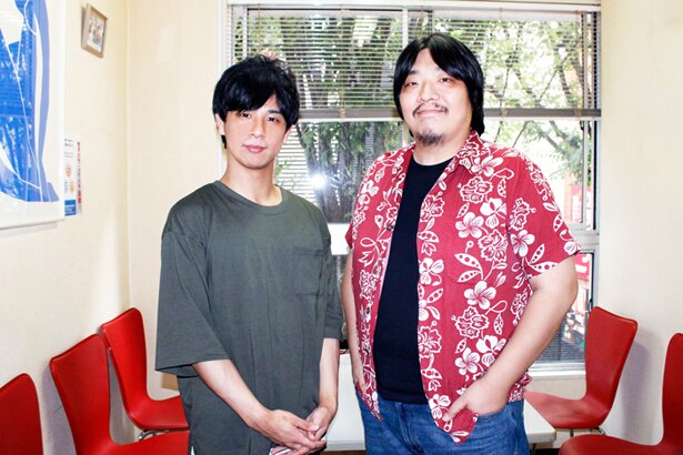 水中雅章さん(左)と 白熊寛嗣さん<br>(C)むらさきゆきや・講談社/異世界魔王製作委員会