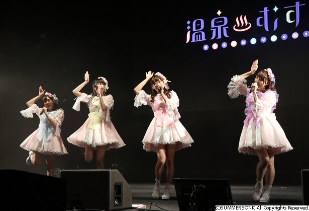 SUMMER SONIC 2018に出演したpetit corolla<br>(C) 温泉むすめ/Enbound, Inc.