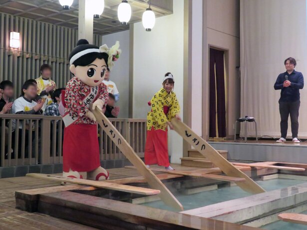 「温泉むすめ」草津温泉イベントの様子<br>(C)温泉むすめ/Enbound, Inc.
