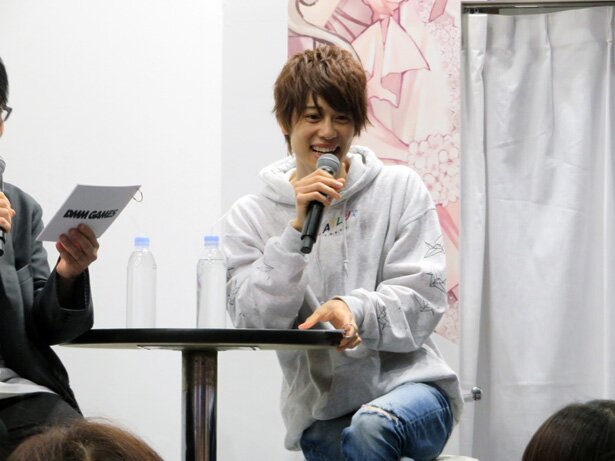 桔梗春人役の沢城千春さん<br>(C) 2018　DMM GAMES　(C)2018　Digital Sky.