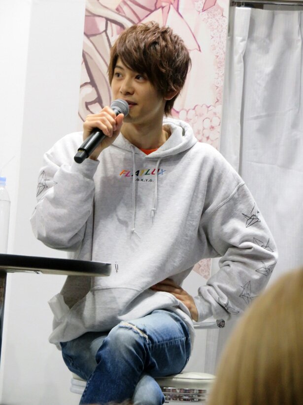 桔梗春人役の沢城千春さん<br>(C) 2018　DMM GAMES　(C)2018　Digital Sky.