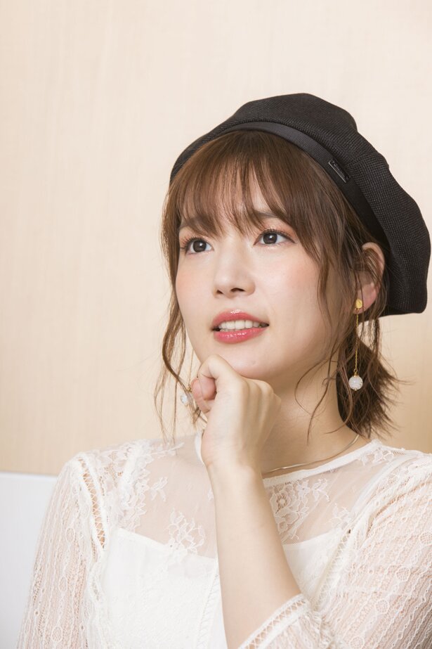 シロ役を演じる内田真礼さん<br>(C)2019 リムコロ/KADOKAWA/世話やきキツネの仙狐さん製作委員会