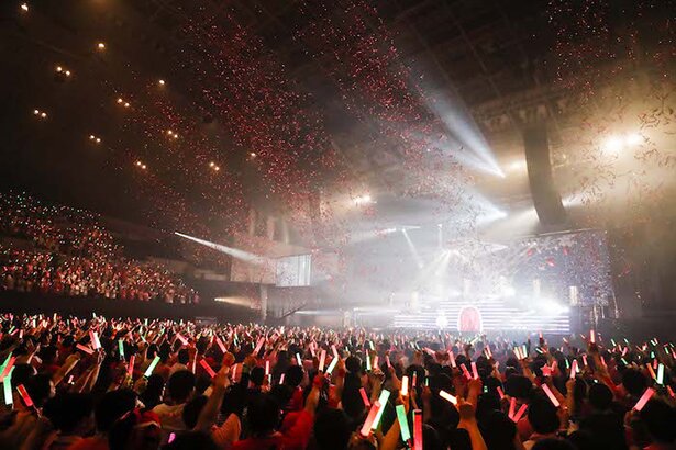 「小倉唯 LIVE TOUR 2019 Step Apple」ツアーファイナル・幕張メッセ公演より<br>撮影：上飯坂一、増田慶