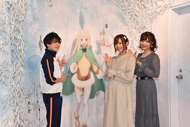 「Re:ゼロ」コラボカフェ/ギャラリーに登場した3名。左から小林裕介さん、高橋李依さん、内田夕実さん<br>(C)長月達平・株式会社KADOKAWA刊/Re:ゼロから始める異世界生活製作委員会