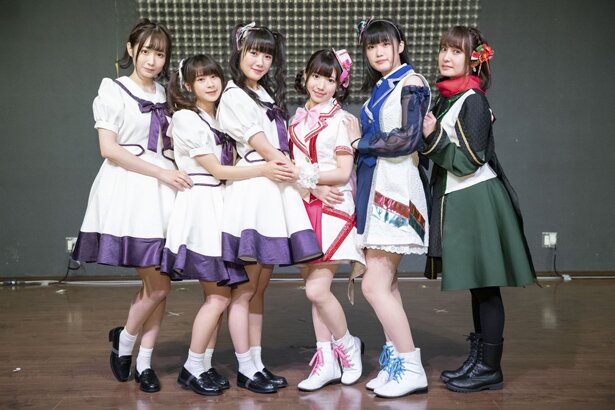 左から会沢紗弥さん、前田佳織里さん、髙橋麻里さん、赤尾ひかるさん、春野杏さん、橋本ちなみさん<br>