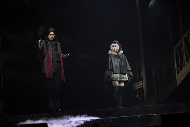 「ロード・エルメロイⅡ世の事件簿 -case.剥離城アドラ-」プレビュー公演より<br>(C)三田誠・TYPE-MOON / LEM STAGE PROJECT