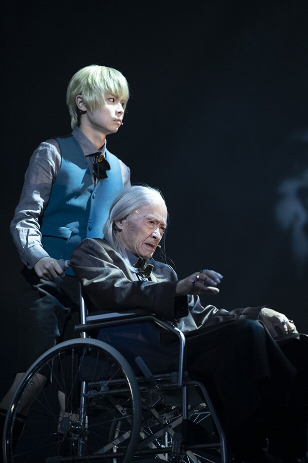 「ロード・エルメロイⅡ世の事件簿 -case.剥離城アドラ-」プレビュー公演より<br>(C)三田誠・TYPE-MOON / LEM STAGE PROJECT