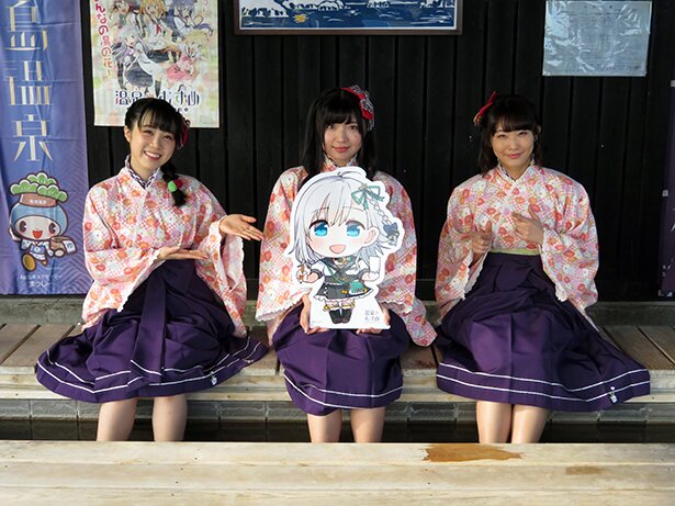 秋保那菜子役の高橋花林さん、松島名月役の永野愛理さん、有馬輪花役の本宮佳奈さん<br>(C)温泉むすめ/Enbound, Inc.