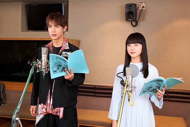中川大志さんと清原果耶さんのアフレコ風景 <br>(C)2020 Seiko Tanabe/ KADOKAWA/ Josee Project 