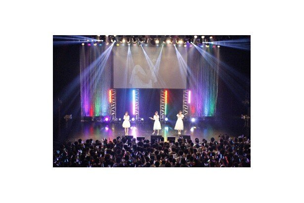 最後は新曲「in wonderradio」を3人で！<br>