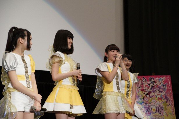 前身シリーズ「プリティーリズム」から「プリパラ」に関わるPrizmmy☆も応援に駆けつけた。写真左から、かりん、みあ、れいな、ひな<br>(C)T－ARTS / syn Sophia / 劇場版プリパラ