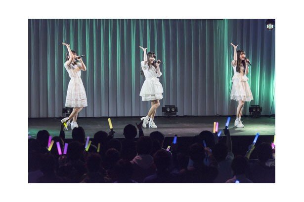 TrySailの元気なライブステージに会場は大盛り上がり！<br>