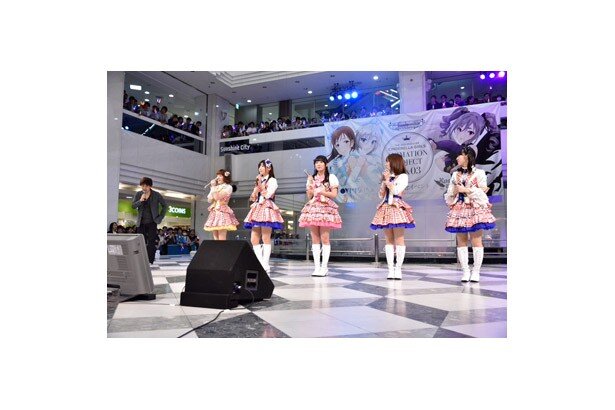 「アイドルマスター」総合ディレクターの石原章弘が「第4回 シンデレラガール総選挙」の開催を発表するとファンからはどよめきが<br>