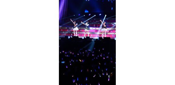 「ミリオンライブ！」が誇るオリジナル楽曲の数々に加えて、「THE IDOLM@STER」も出演者全員で歌われた<br>