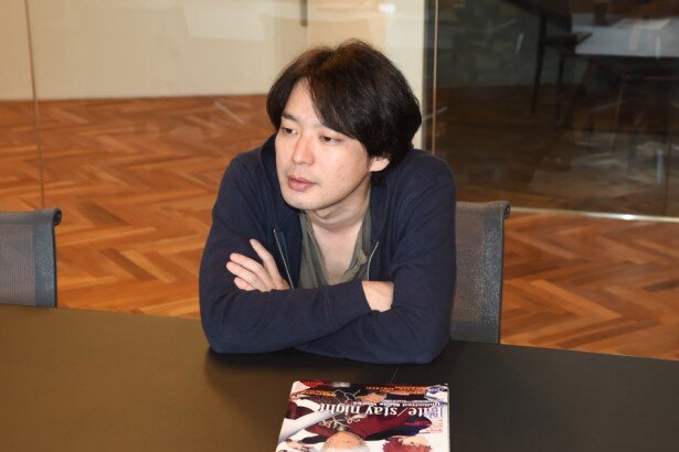 「Tokyo 7th シスターズ」総監督を務める茂木伸太郎。シナリオ、キャラクター設定、楽曲制作など「ナナシス」に関するすべてのコンテンツ制作を手がける<br>