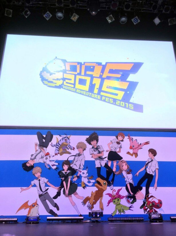 ステージ中央では成長した“選ばれし子供たち”がお出迎え<br>