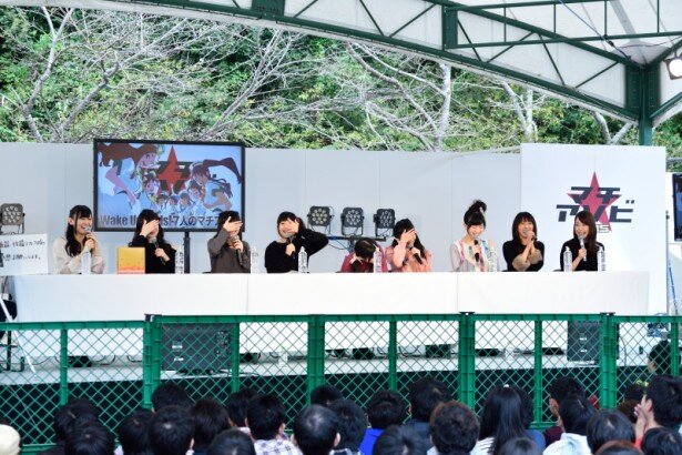 アフレコ時に「みんなの顔を見ていたよ～」と加藤さんに言われて、Wake Up, Girls！メンバーは恥ずかしそうにする場面も<br>