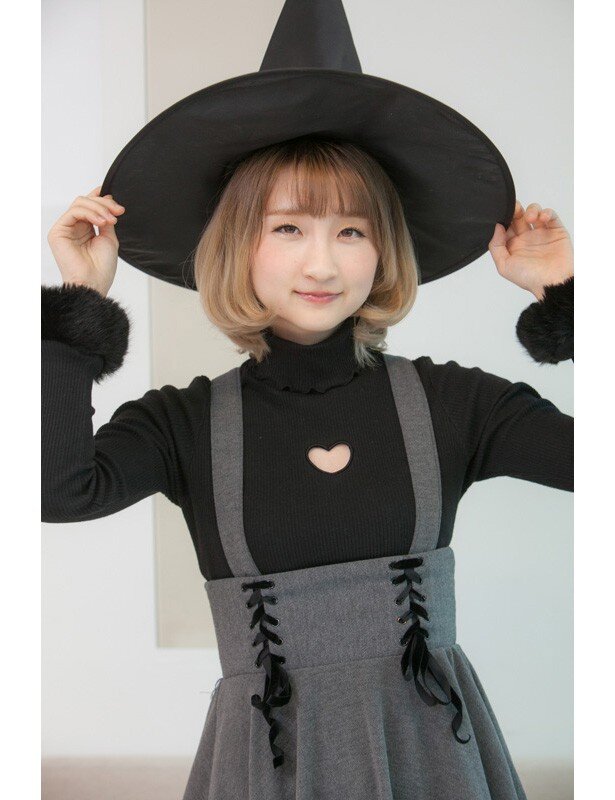 秋奈(ちゅな)/11月2日生まれ。宮城県出身。フリー。主な出演作に「アイカツ！」（冴草きい役）、「Wake Up, Girls!」（黒川芹香役）など<br>