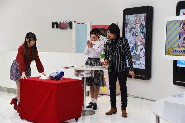 痛ケーキがスタジオに登場！<br>