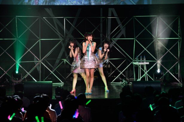 3人が所属するWake Up, Girls!とはひと味異なるフォーメーションが新鮮でした<br>