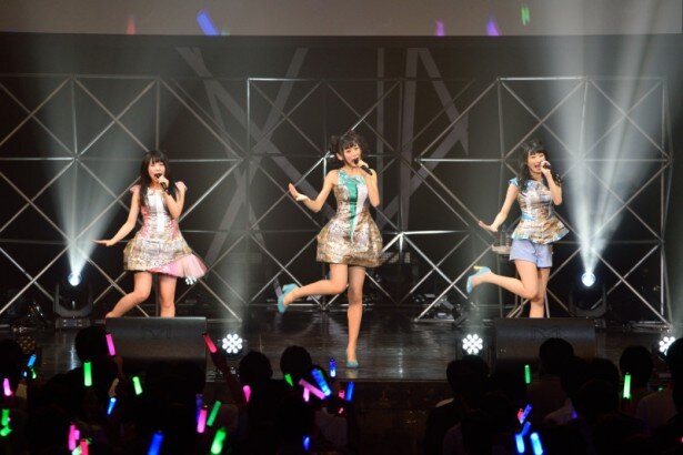 ライブパートはオープニング曲「Touch Tap Baby」でフィナーレ！<br>