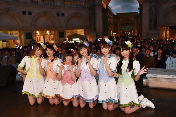新衣装に身を包み、新曲「Goin&#039;on」など4曲を歌ったi☆Ris<br>