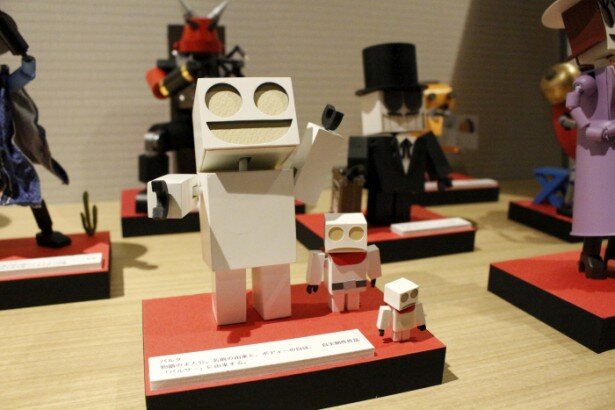 主役のパルタ。名前とボディの白は、作品の元になった保田監督の自主制作作品「パルサー」に由来しています<br>