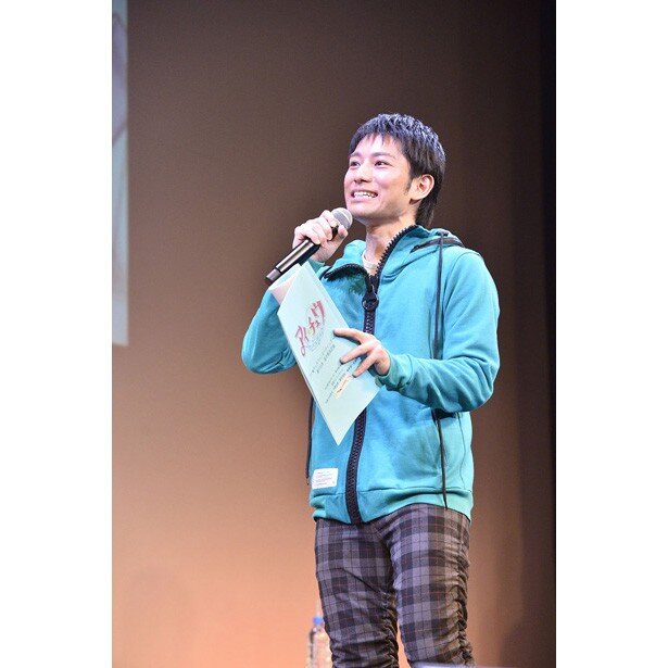 イベント慣れしていないという朴木十夜役の峰岸佳さんは、声援を浴びる度に照れているような姿が新鮮でした<br>
