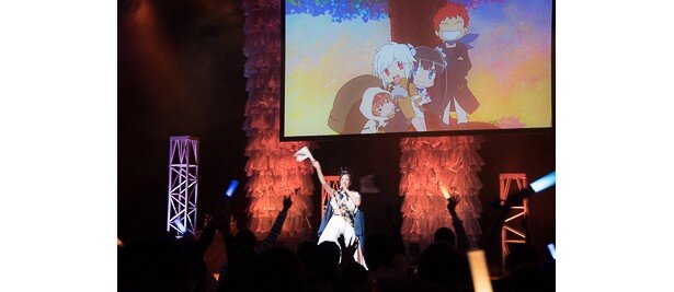 間奏の手旗信号の振り付けでは大盛り上がり<br>