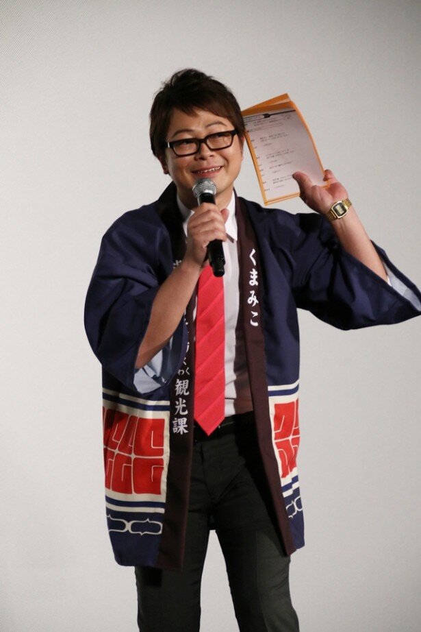 軽やかなトークで盛り上げていく興津さん<br>(C)2016 吉元ますめ・KADOKAWA刊/「くまみこ」製作委員会