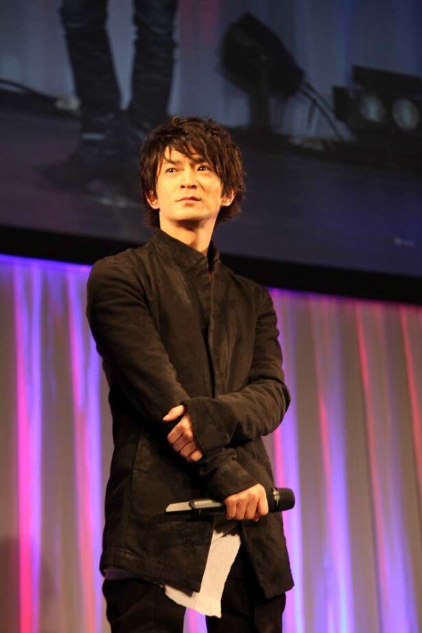 津田さんは「花澤さんと日野さんも新キャラクターを素敵に演じてくれていて、物語に花を添えています」と二人の演技に太鼓判を押していました<br>